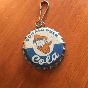 Vintage bottlecap zipper pull